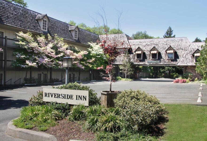 Riverside Inn