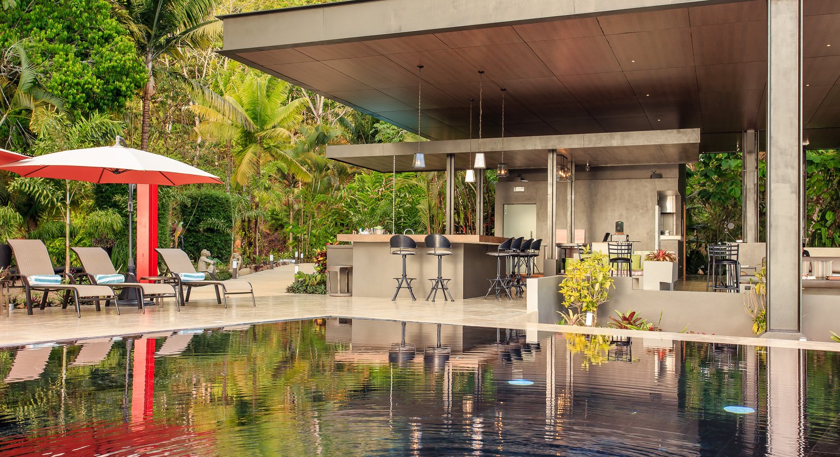 Our poolside bar is perfect for afternoon cocktails.