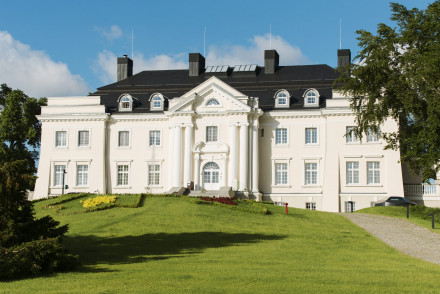 Komierowo Palace