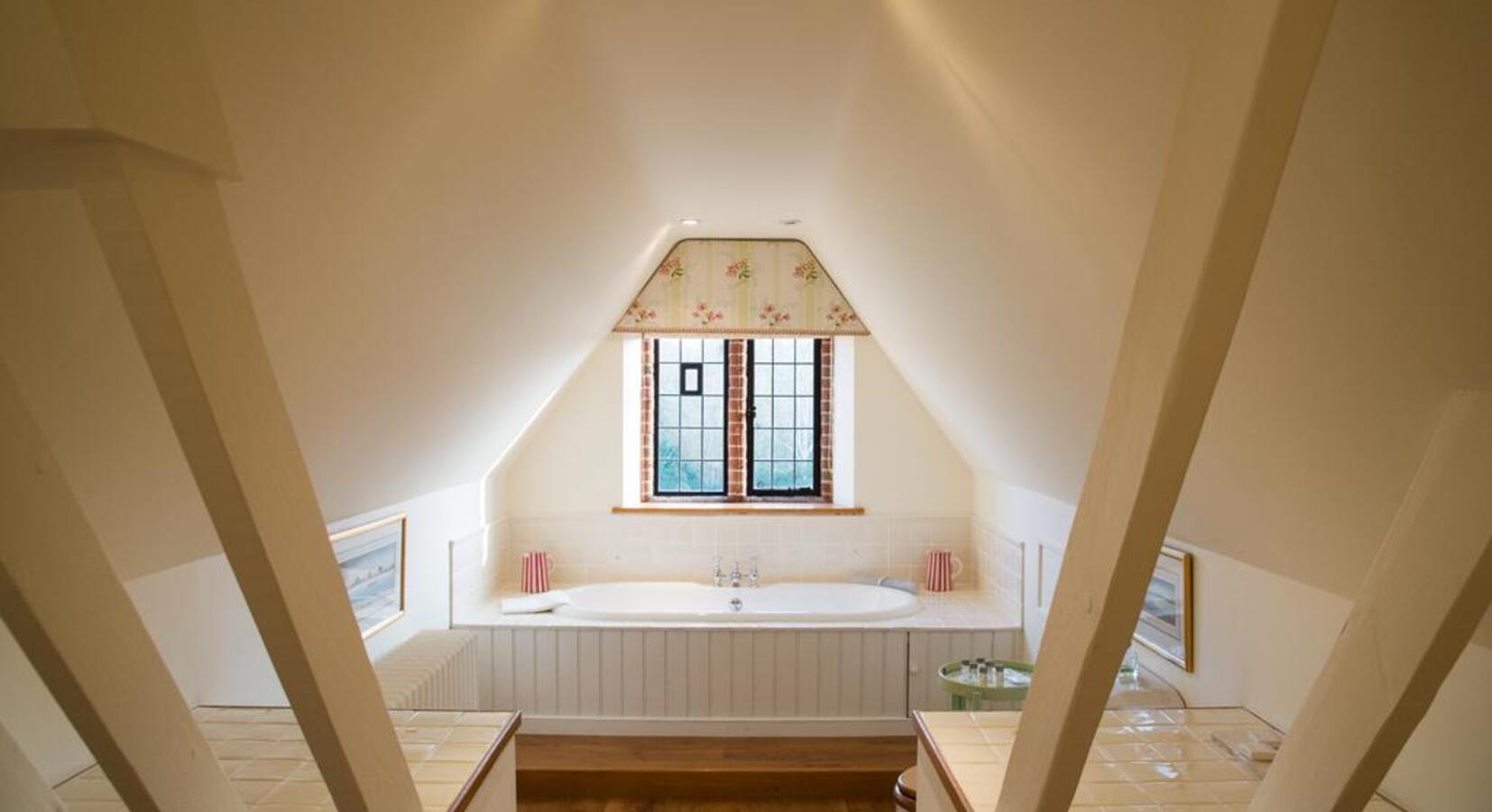 The Octagon Room - Bathroom.