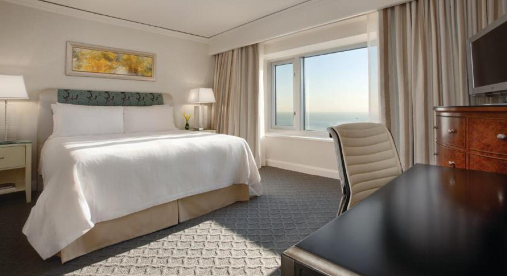 Lake View Room