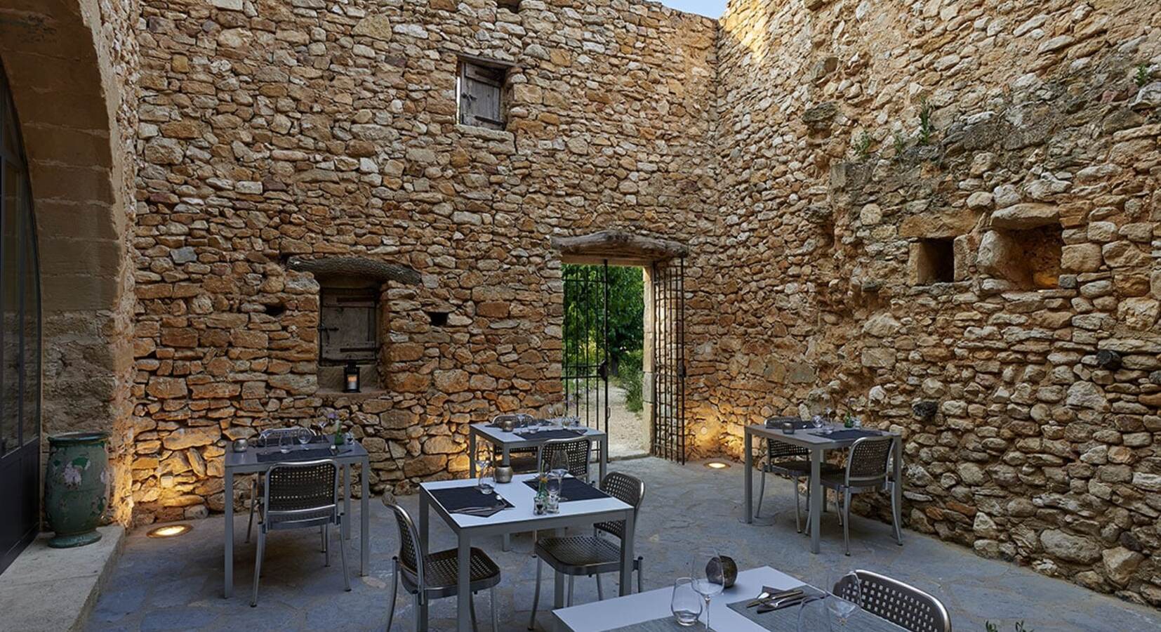 Courtyard Dining