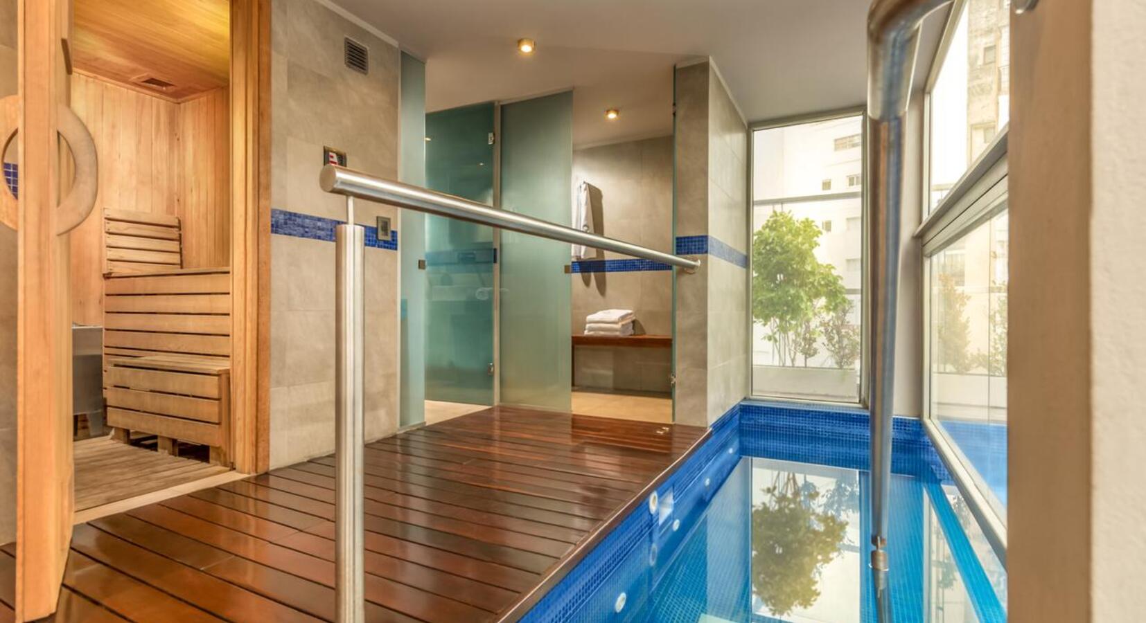 Rooftop Pool (Indoor)