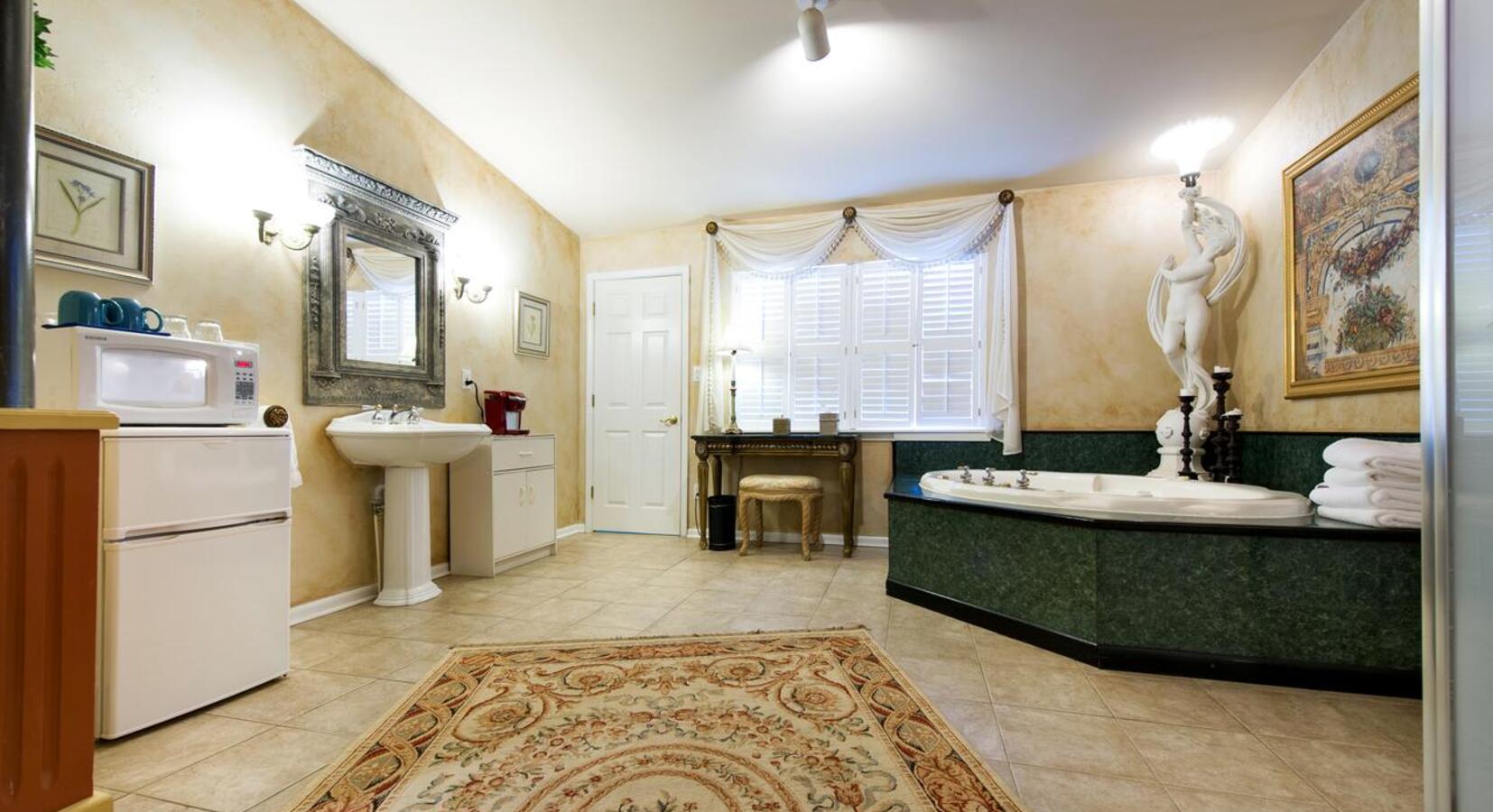 King Suite with Spa Bath