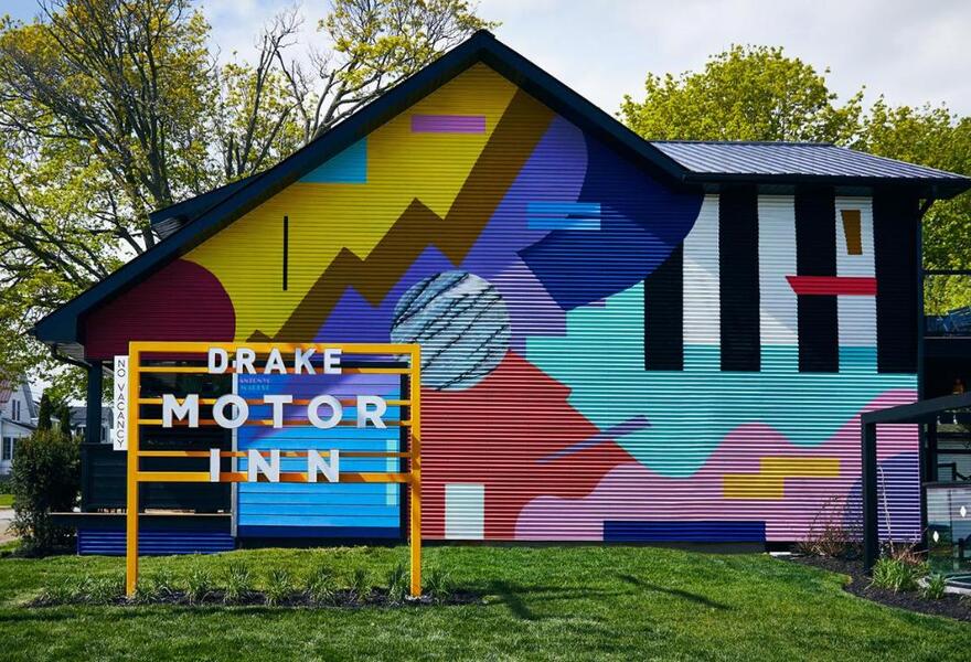 Drake Motor Inn