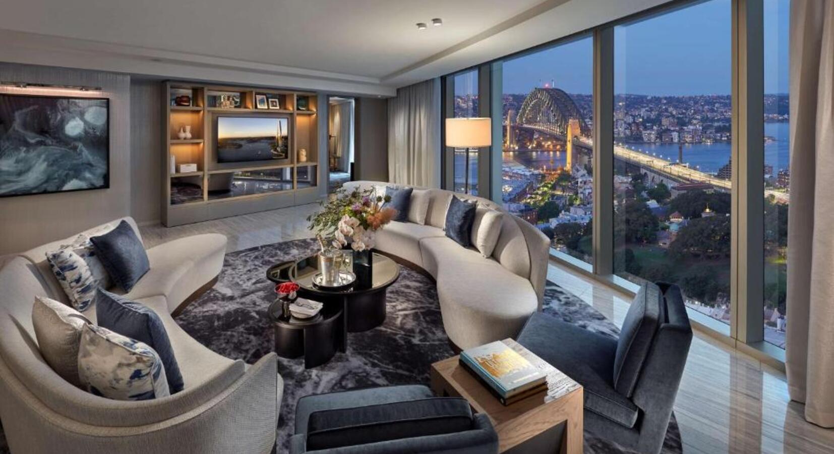 Premier Harbour Bridge Suite