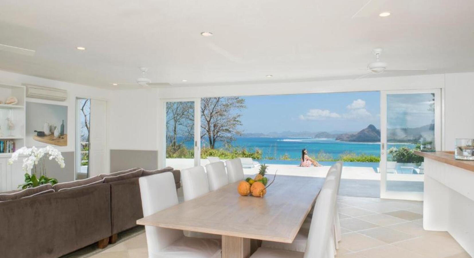 Private Villa Dining Room 