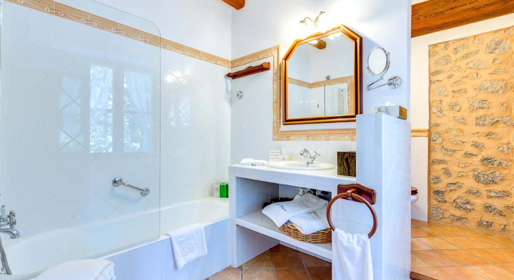 Double Room Bathroom