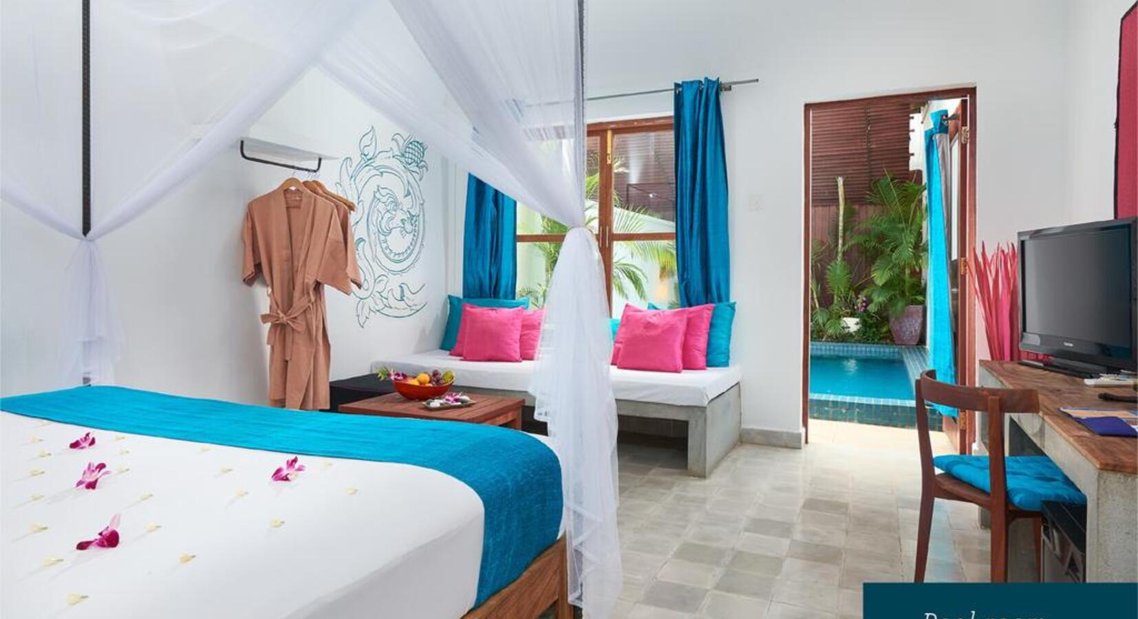 Guest room with private pool