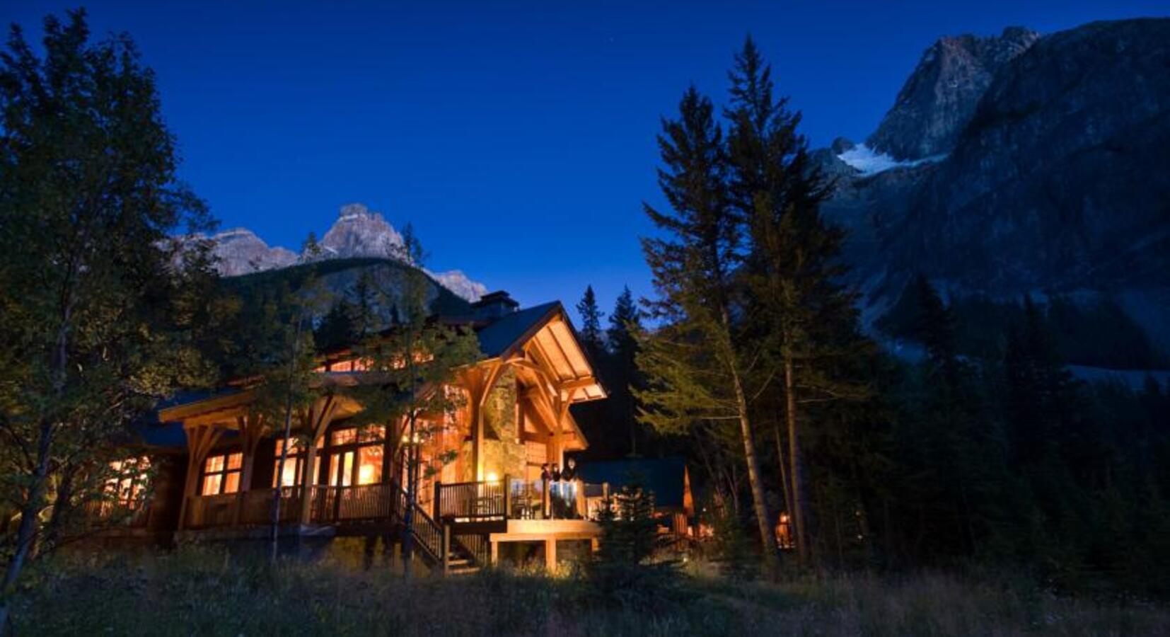 Photo de Cathedral Mountain Lodge