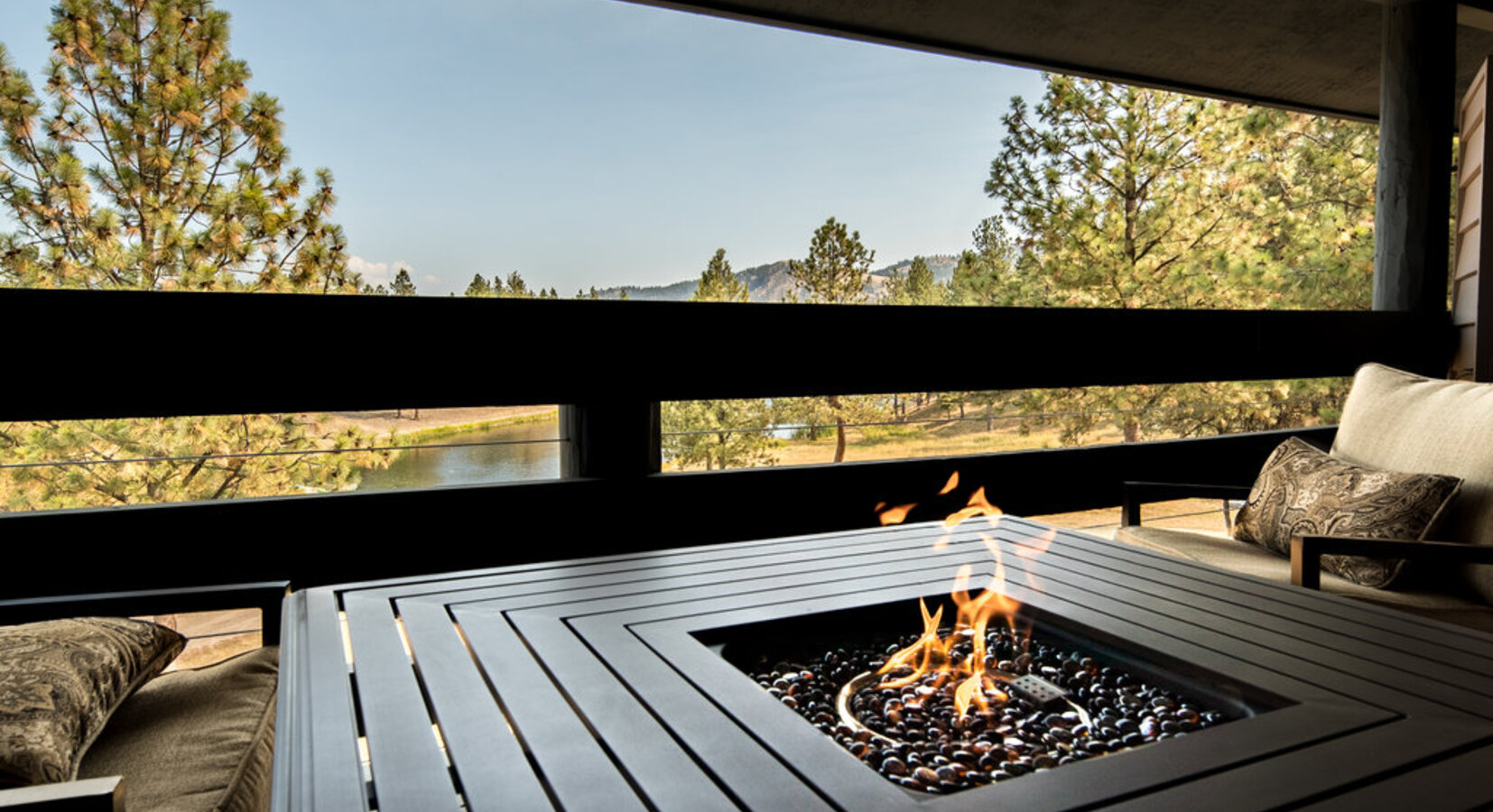 Suite - Private deck with firepit