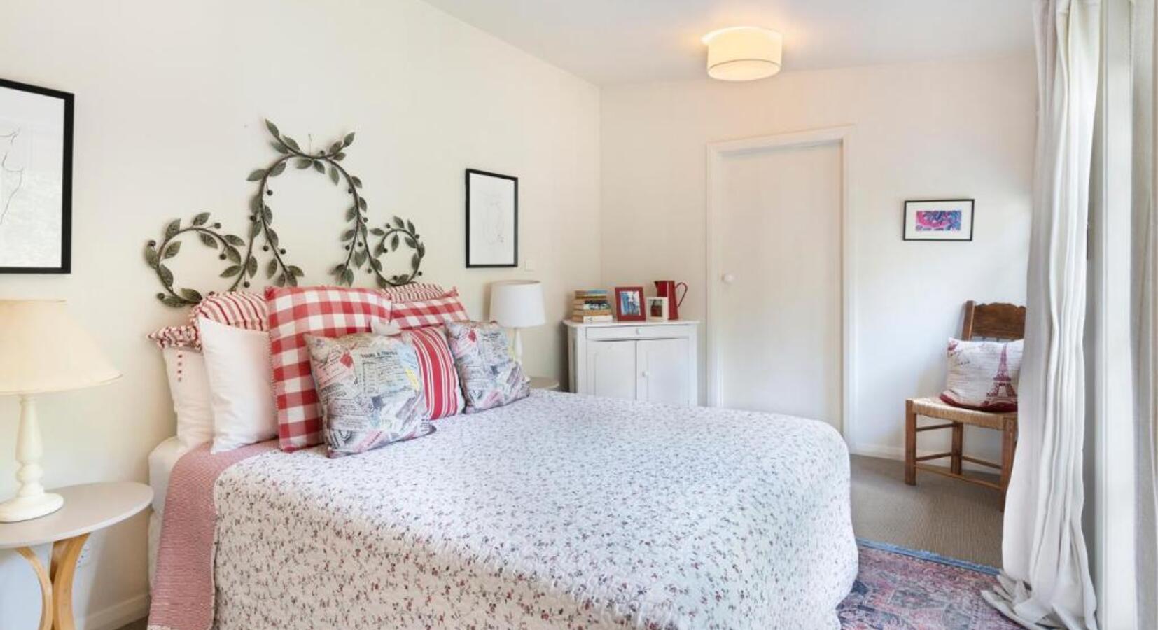 Watchhouse Cottage - Bedroom