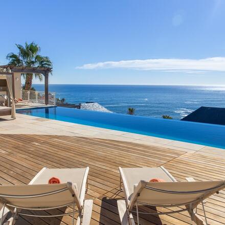 Pool deck with stunning seaviews