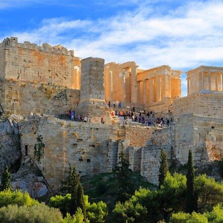 The 6 Best hotels near the Acropolis