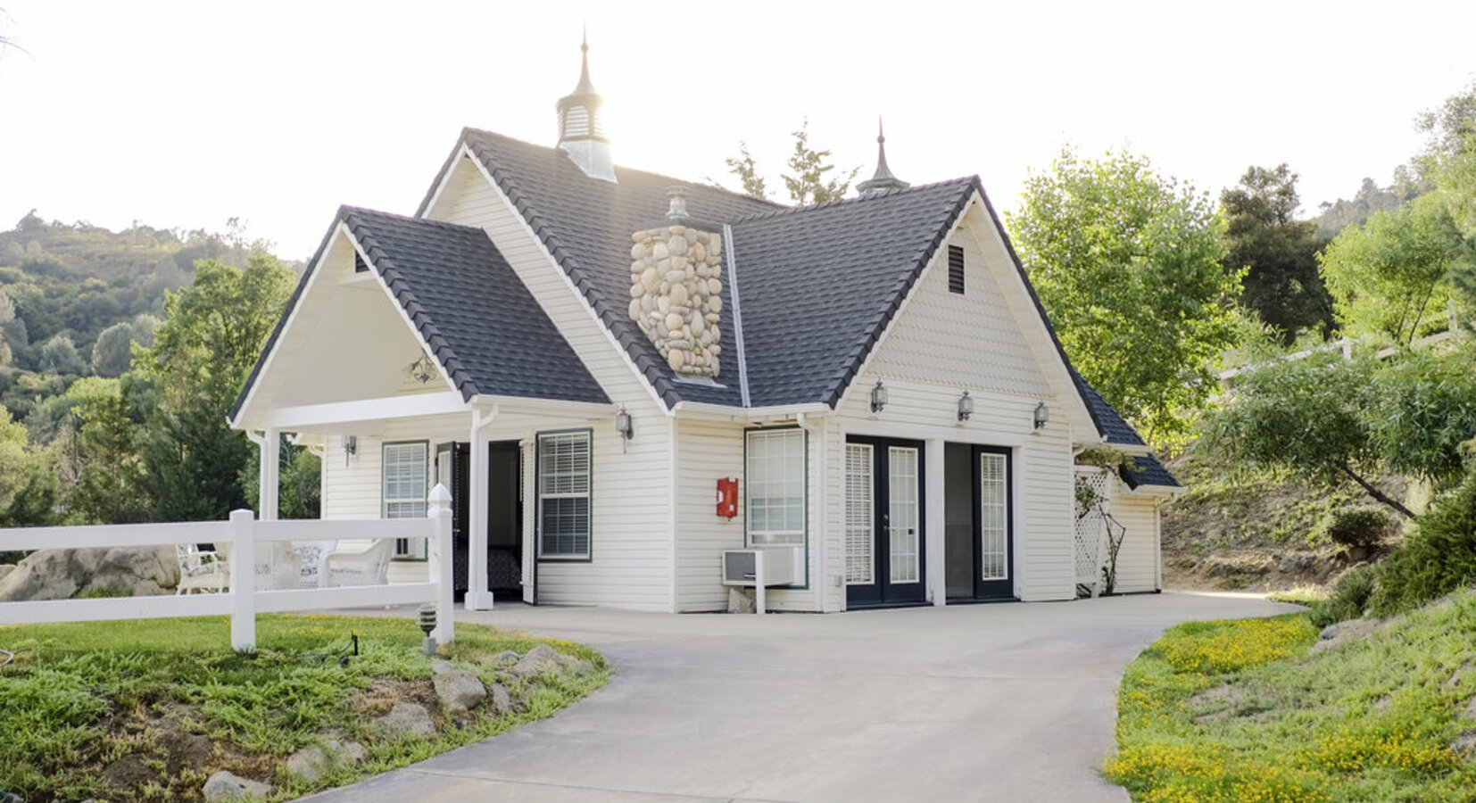 Photo of Hounds Tooth Inn