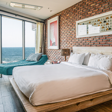 King Bedroom with Sea View