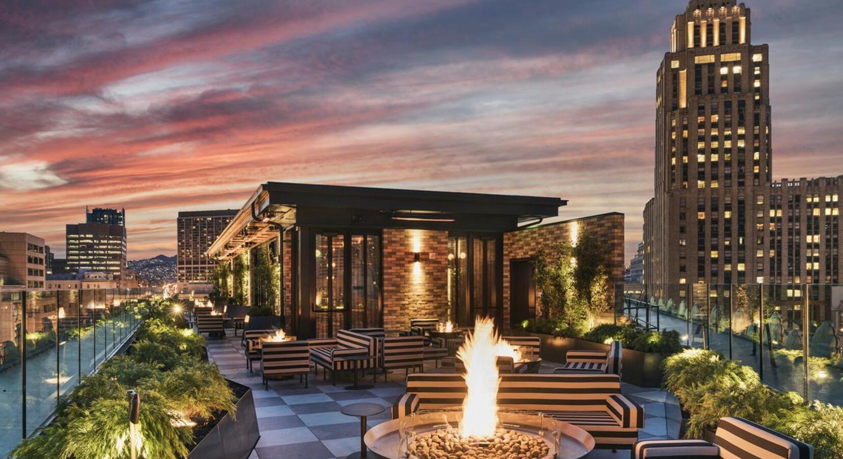 Rooftop bar & lounge firepits