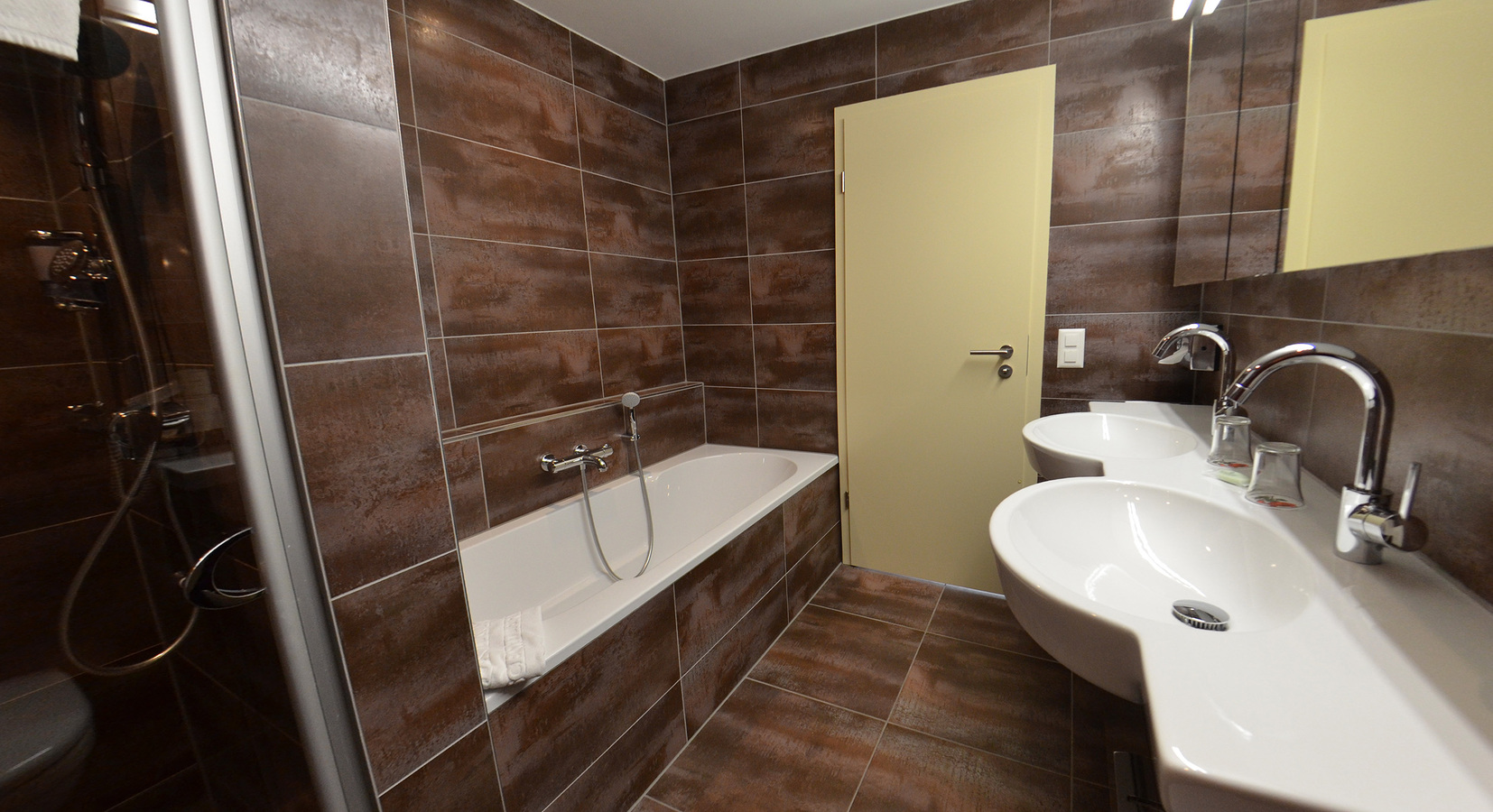 Chalet Mittellegi Ground Floor Bathroom