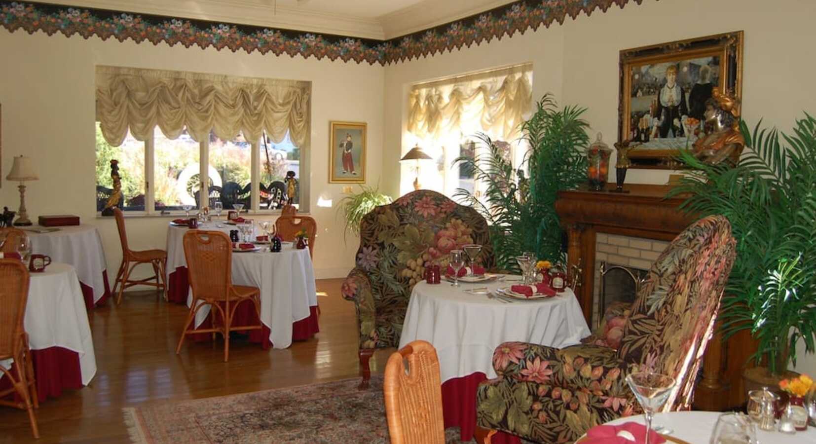 Breakfast Room