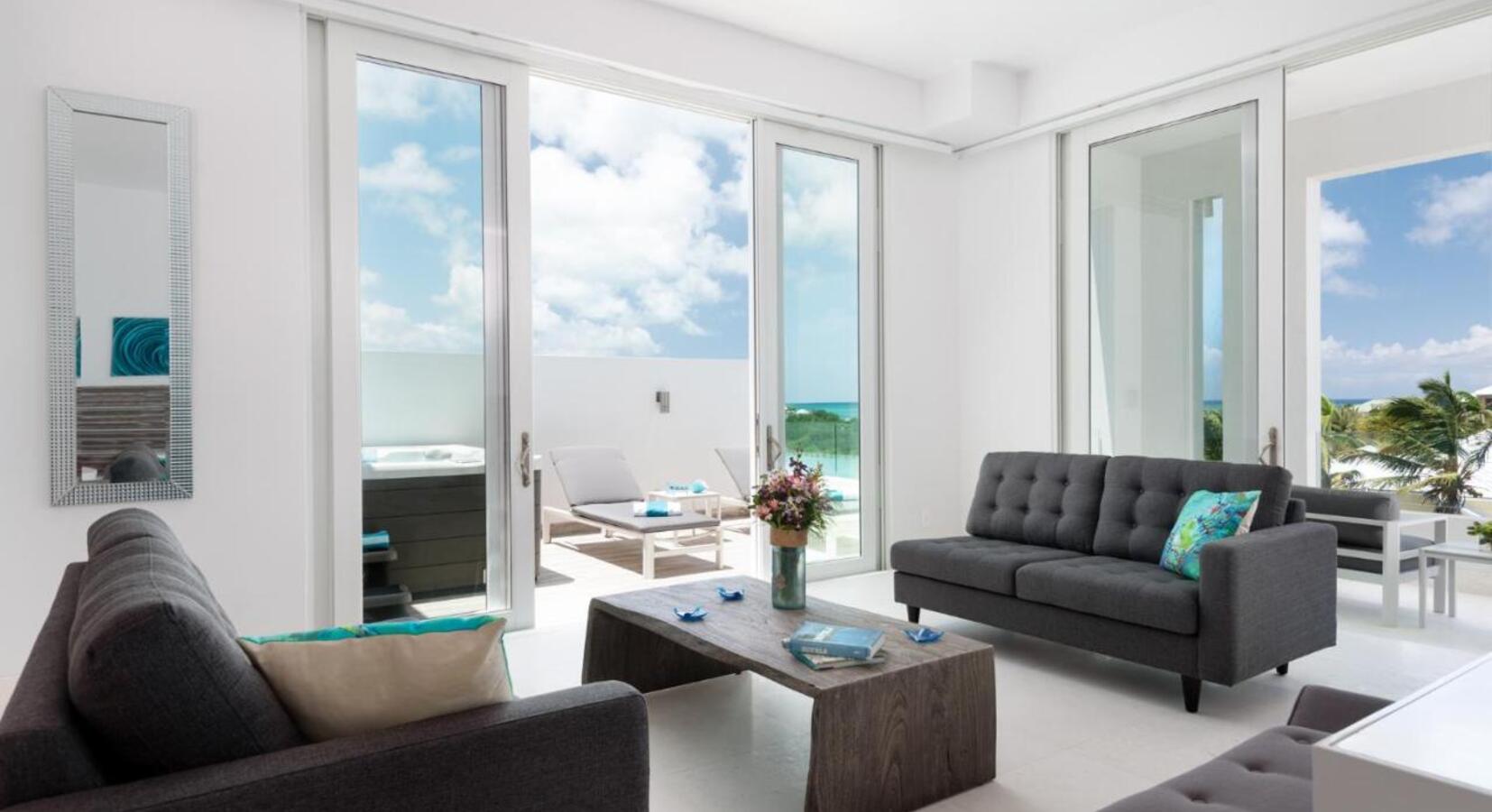 Deluxe Suite with Sea View