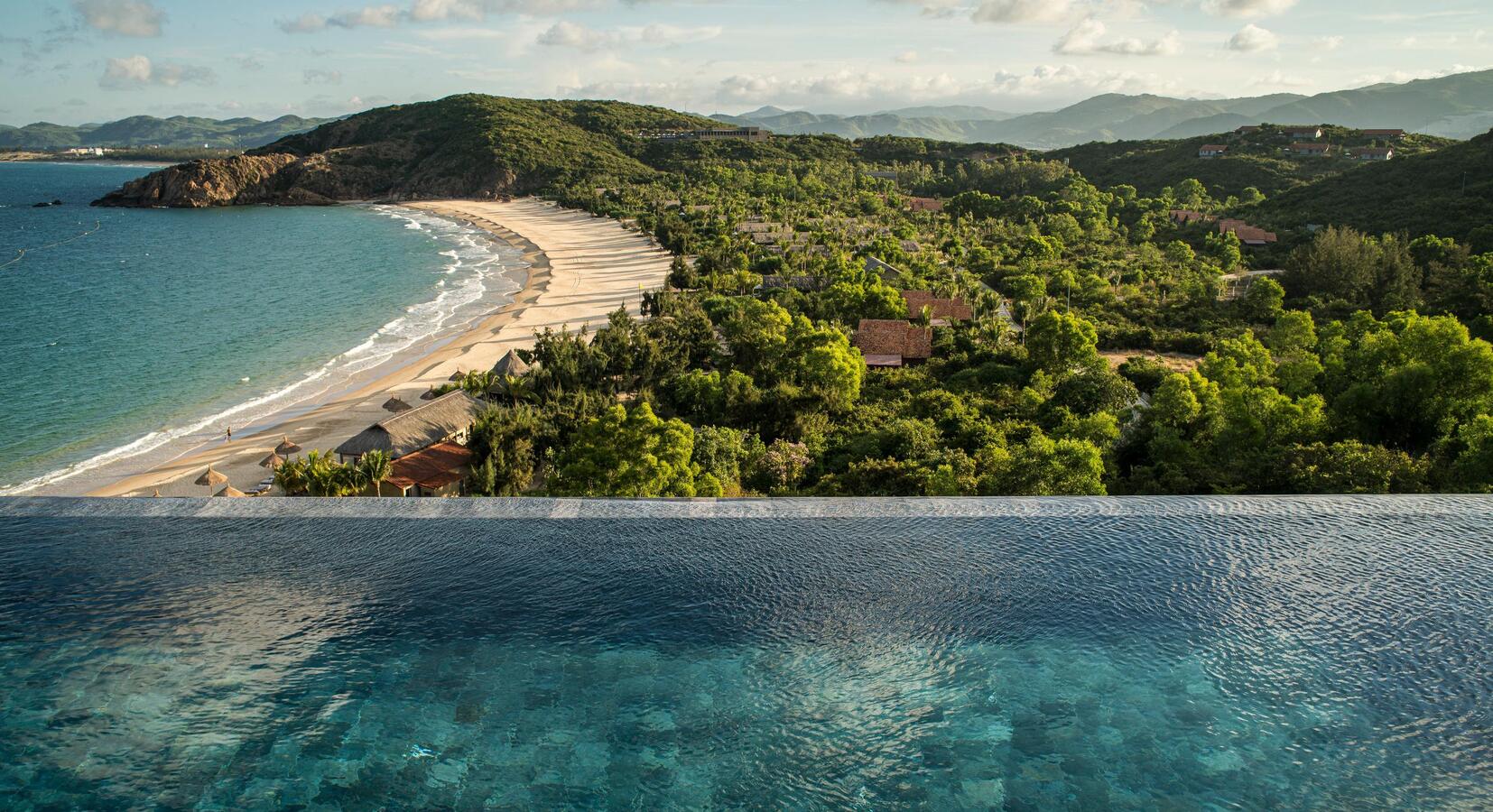 Infinity Pool 