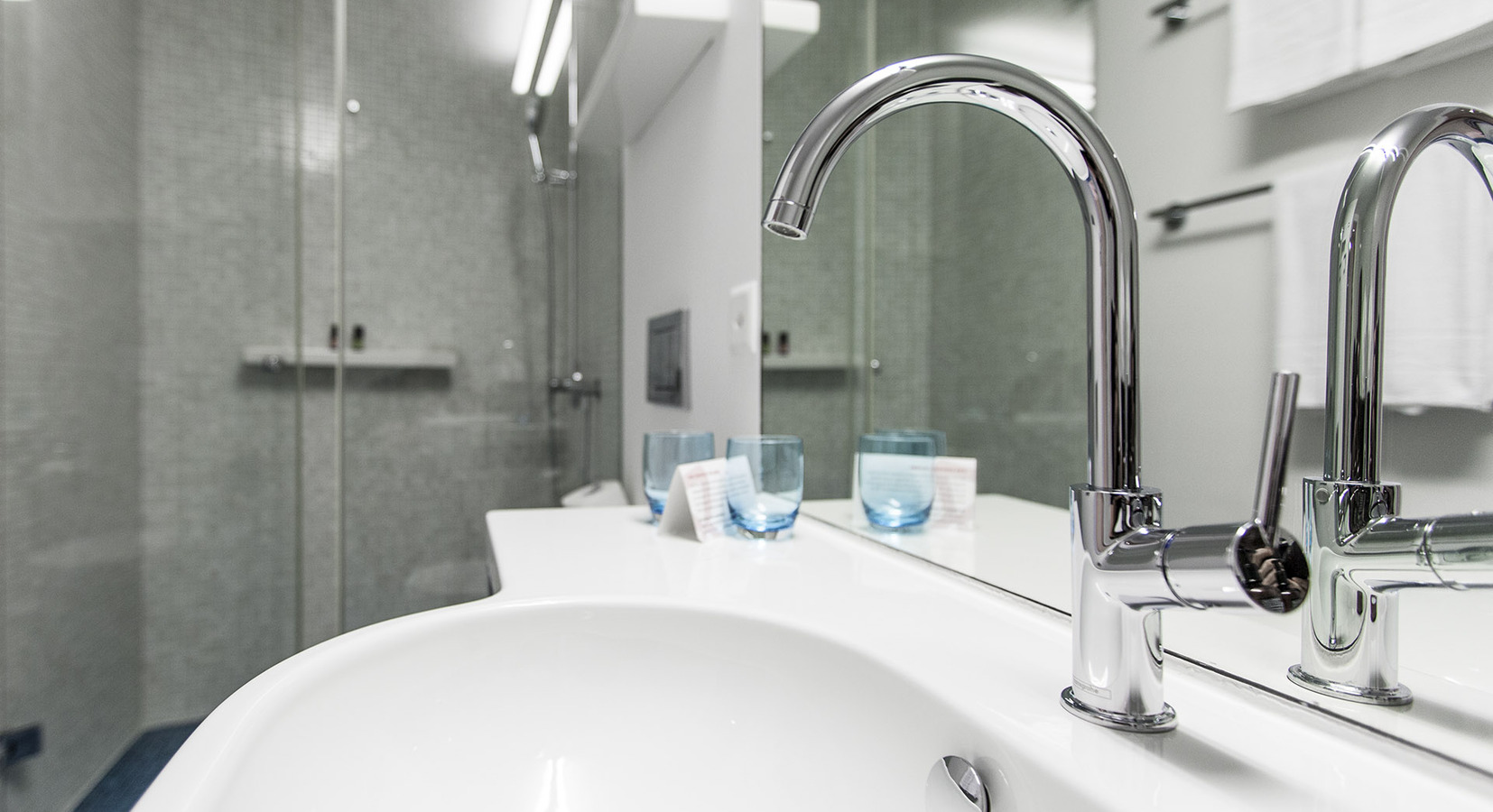 Guestroom bathroom