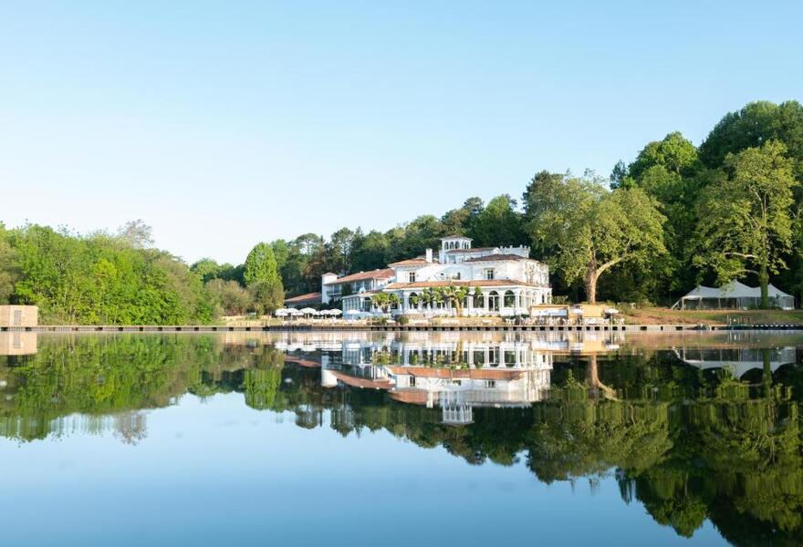 Brindos Lac et Chateau