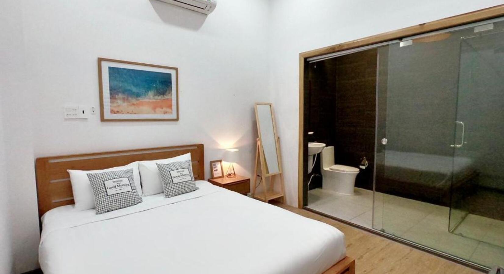 Double Room with Private Bathroom 