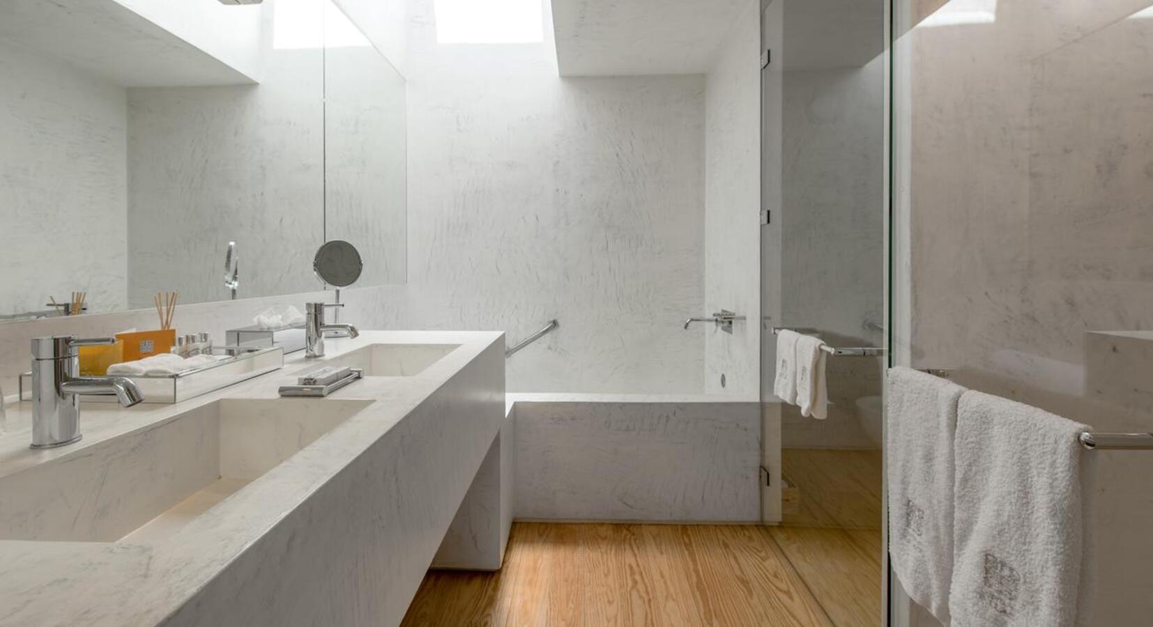 Bathroom with Bathtub in Villa