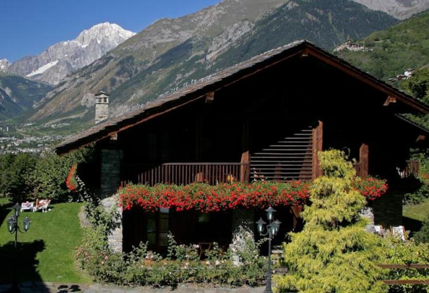 Mont Blanc Hotel Village