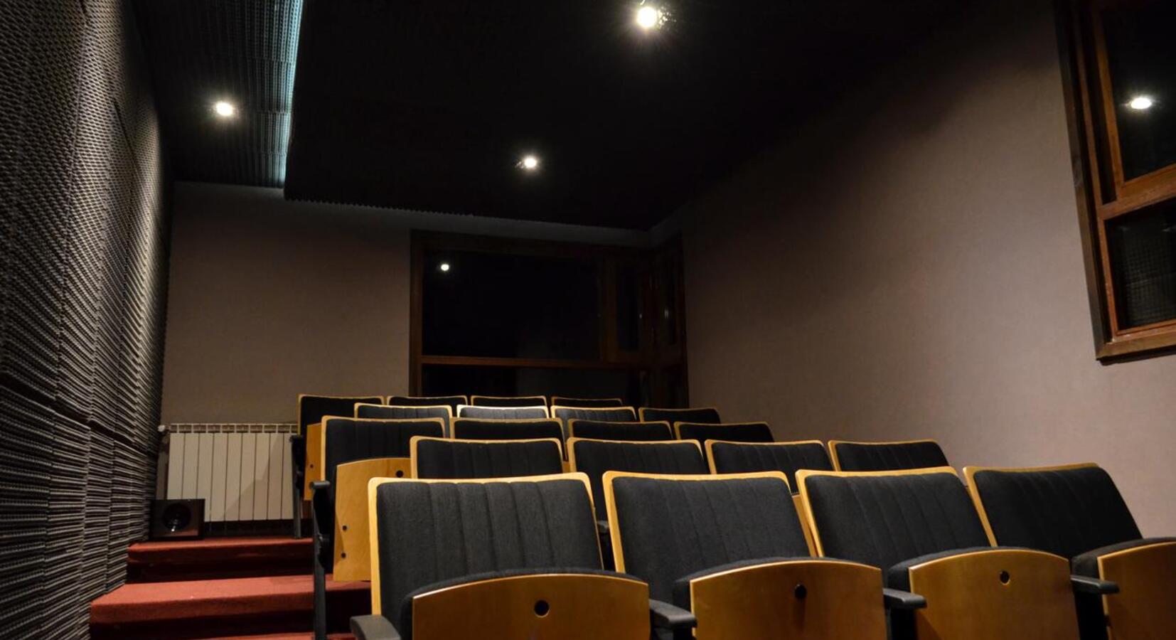 Hotel cinema