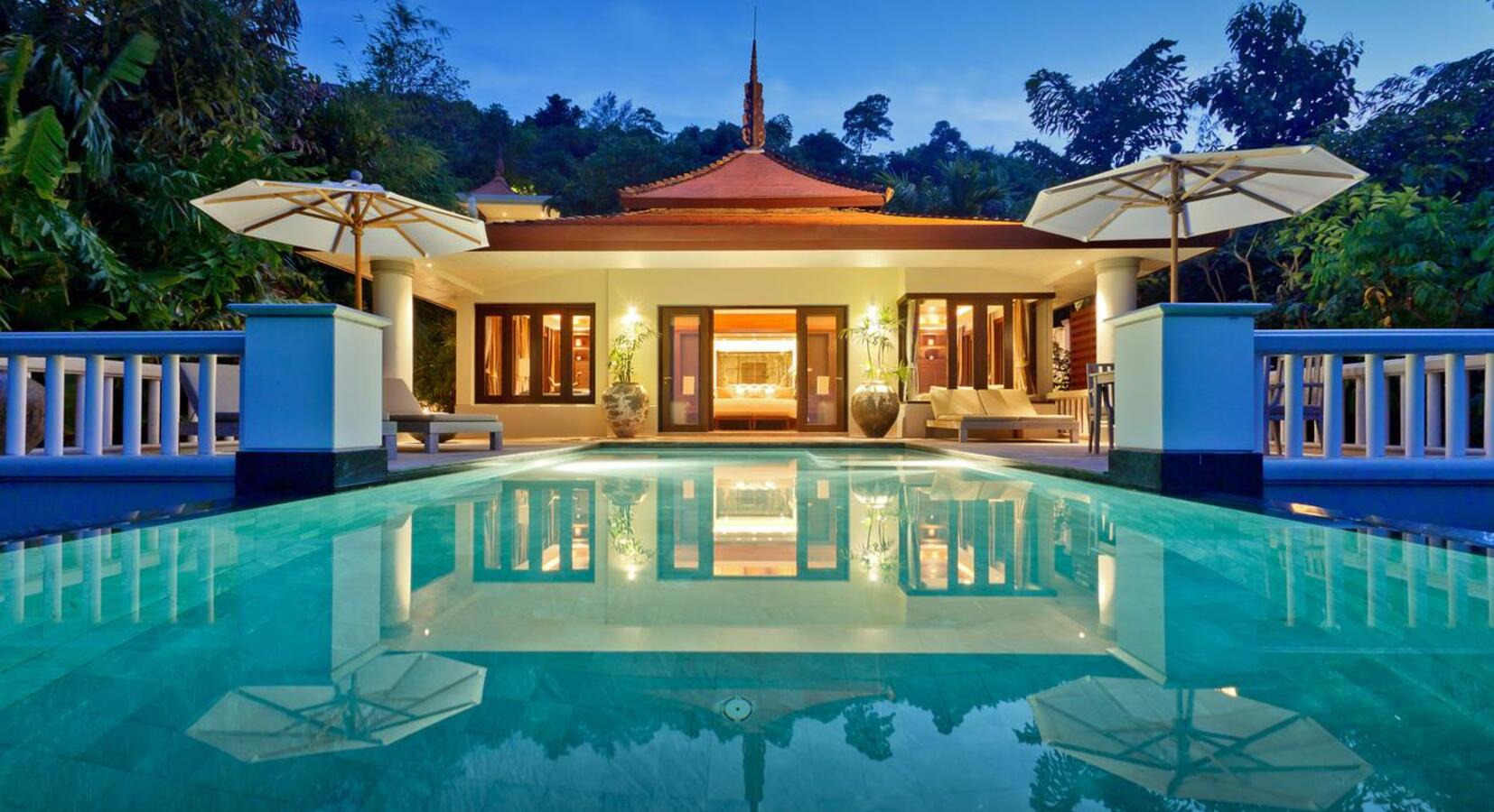 Poolside villa