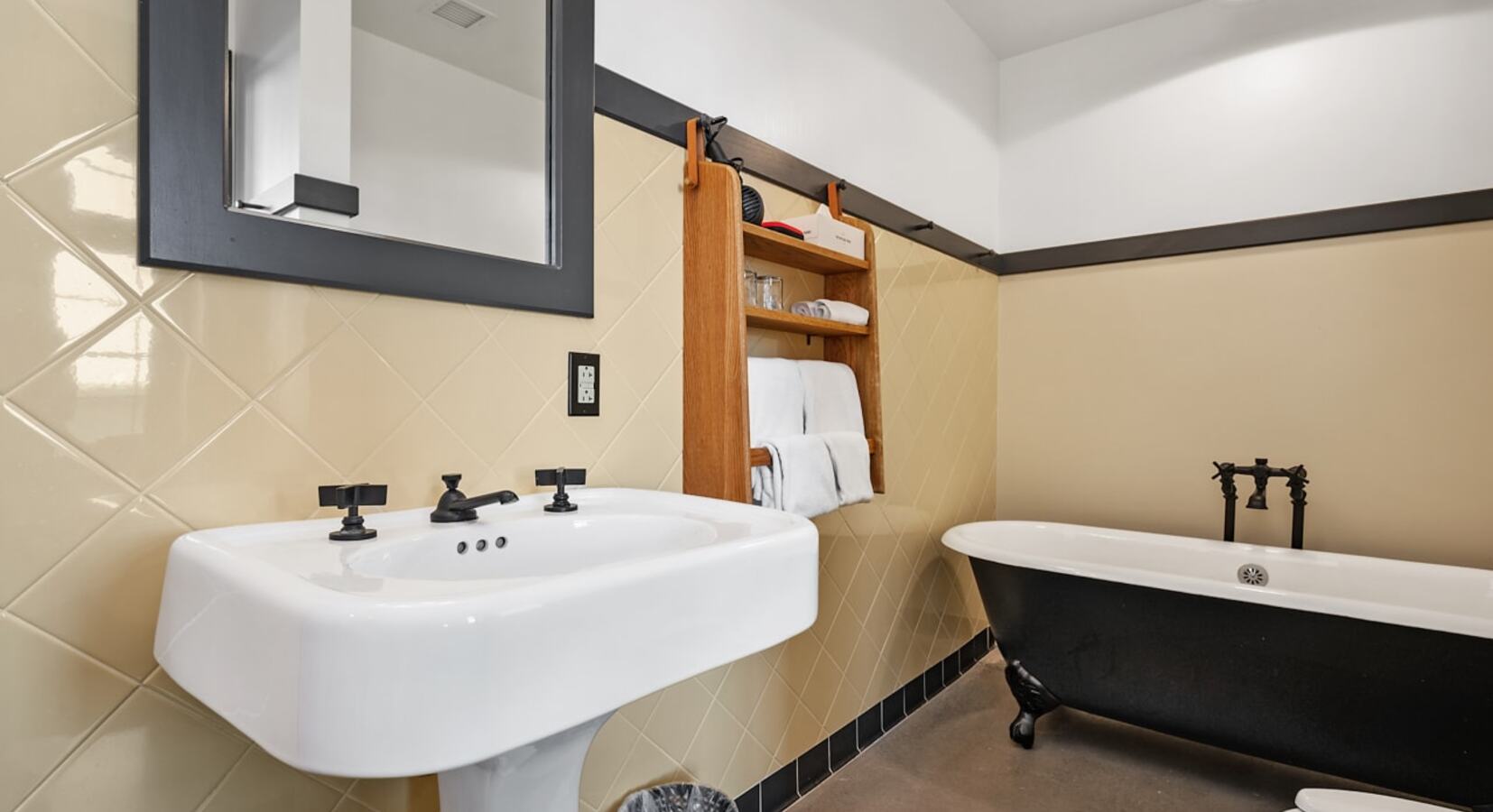 Guest Suite Bathroom