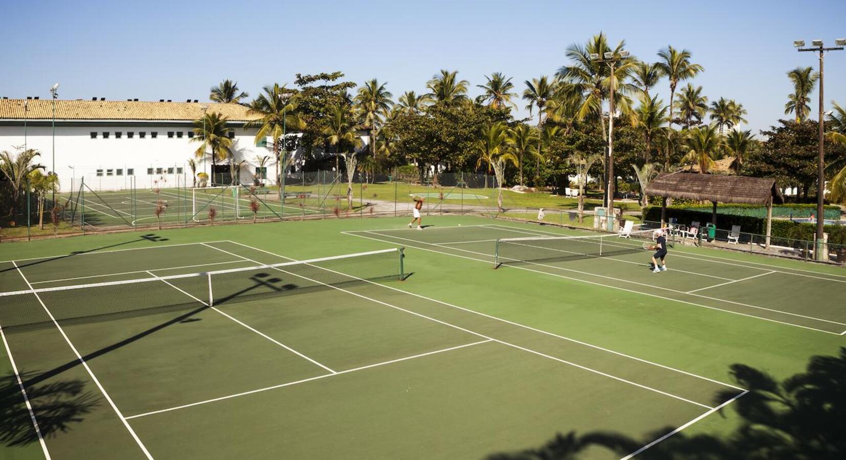 Hotel tennis courts