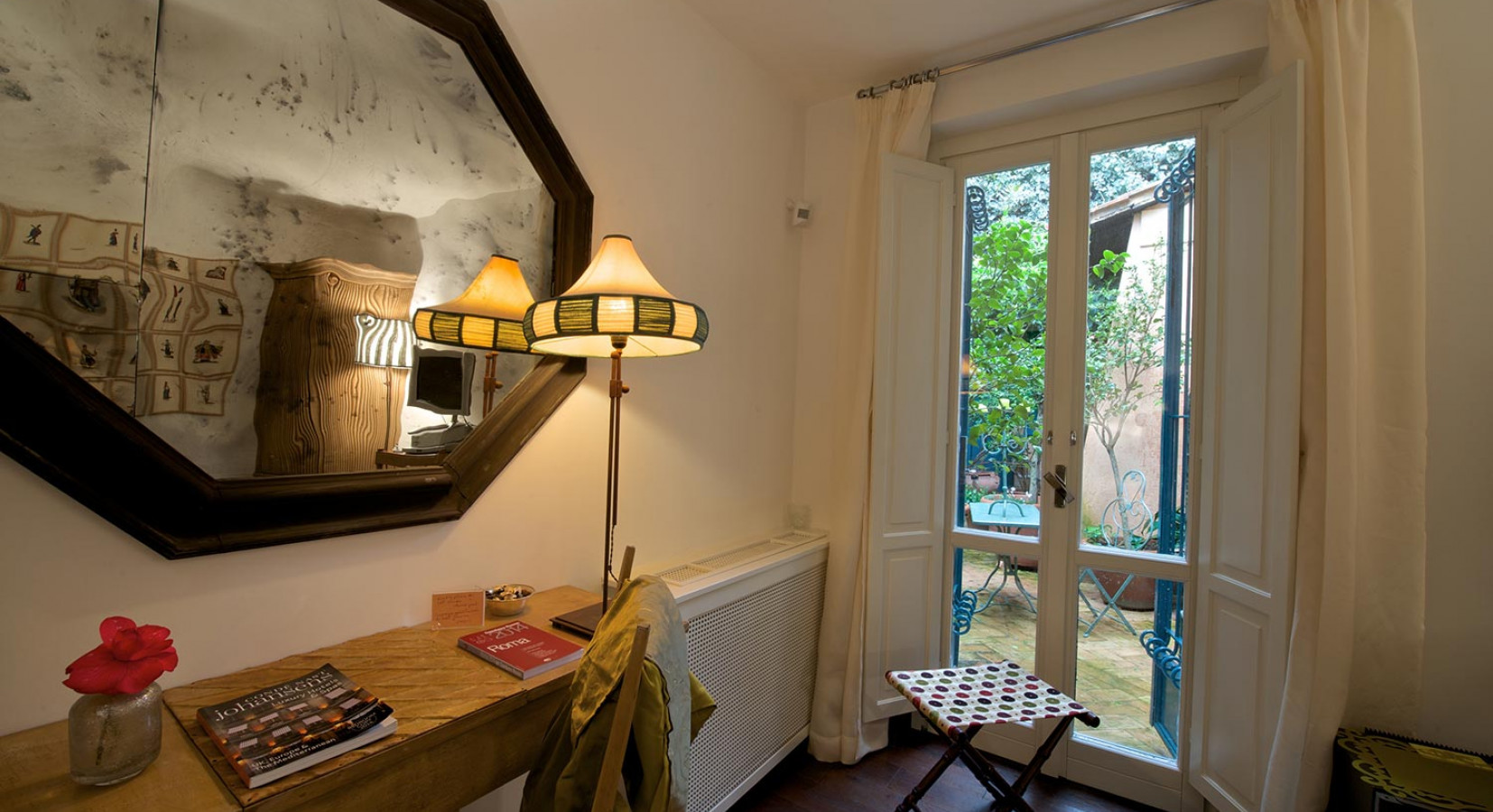 Double Room with courtyard access