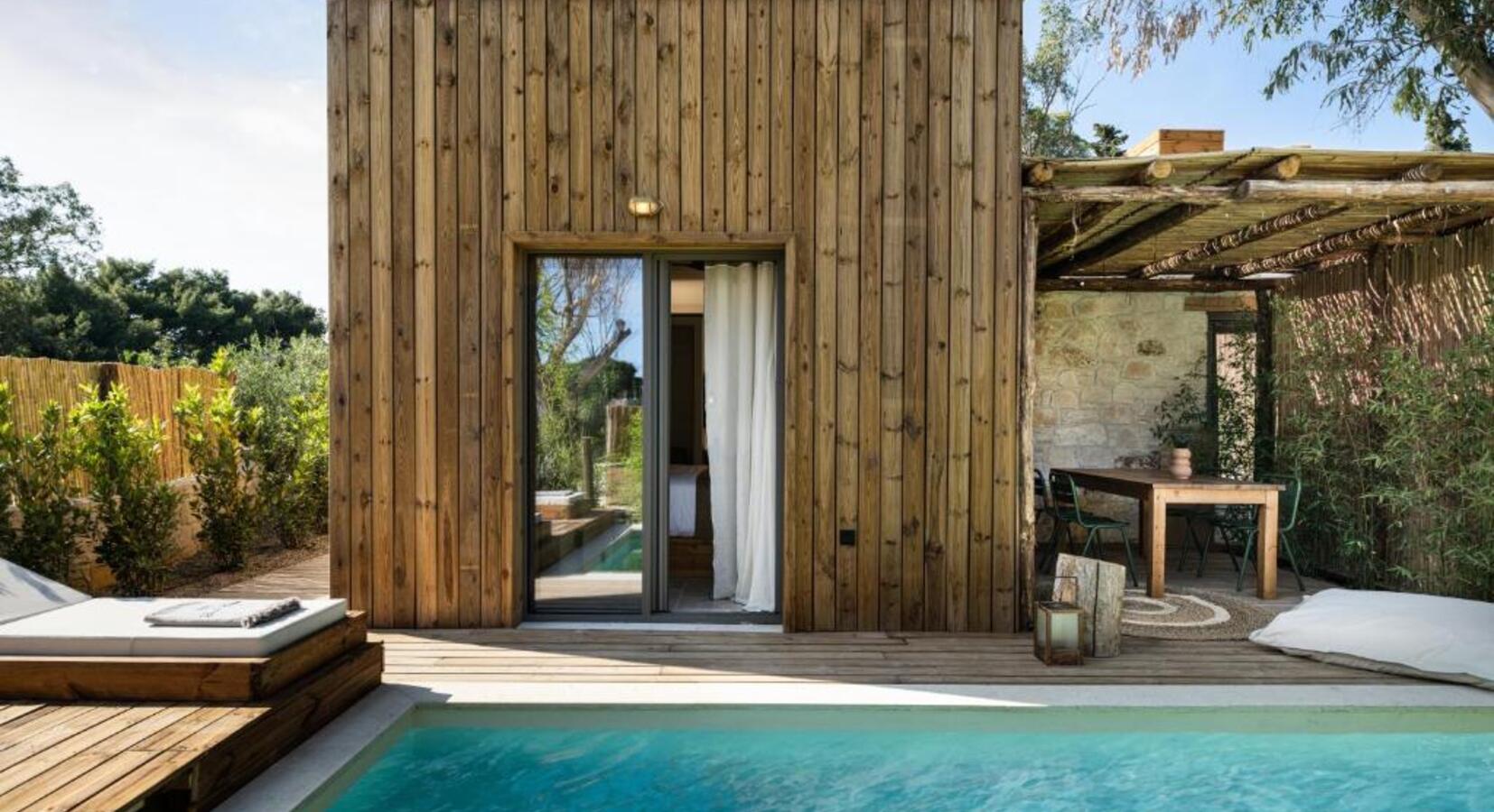 Medium Cabana with Garden and Pool