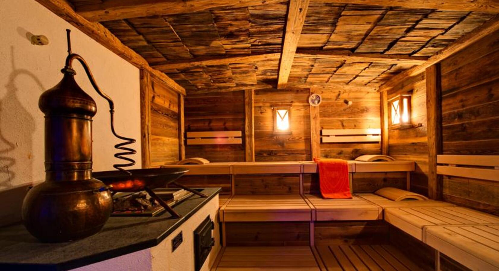 Relax in the Schnapps distiller sauna after a long day's skiing