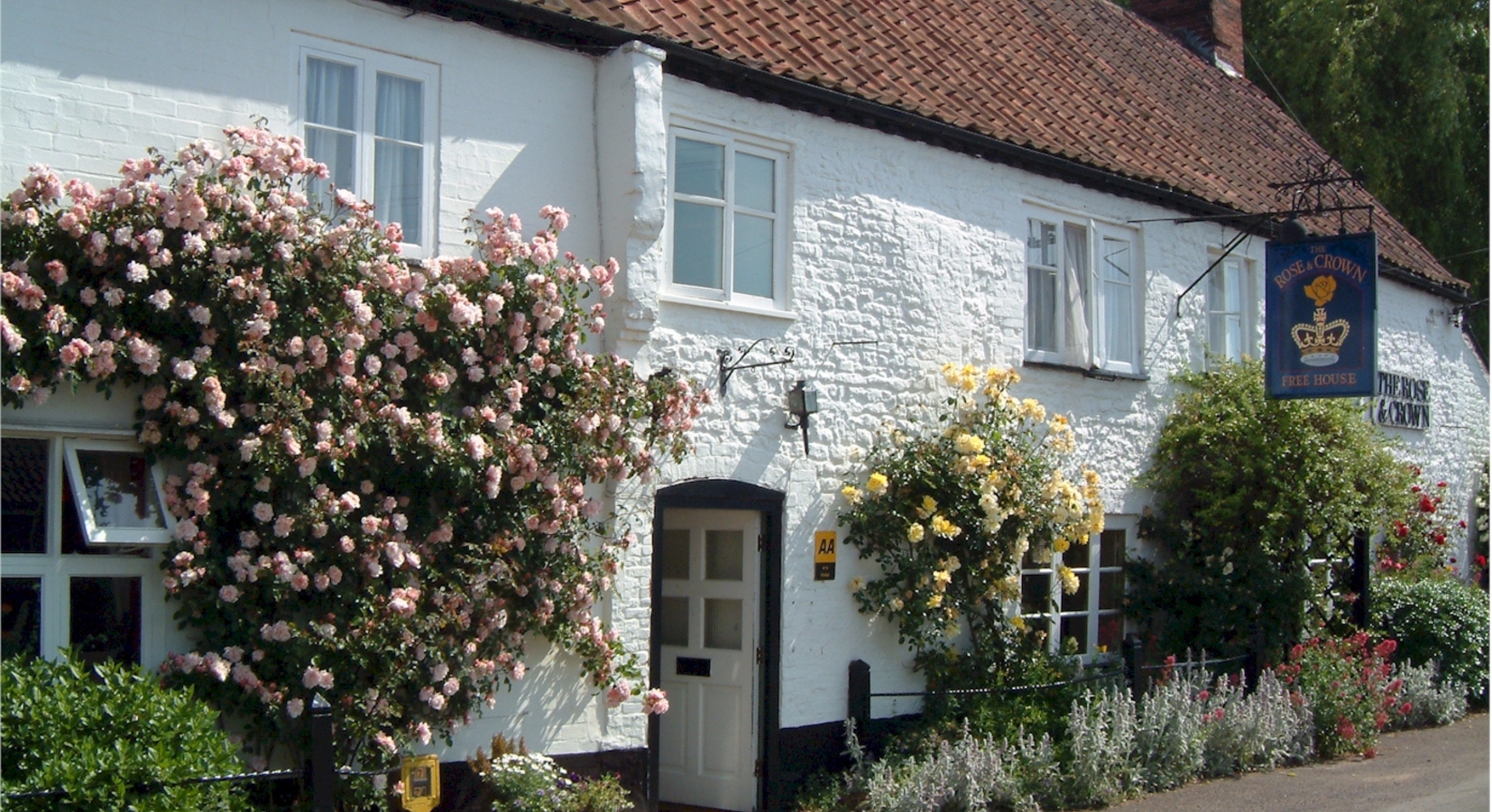 Photo of The Rose and Crown