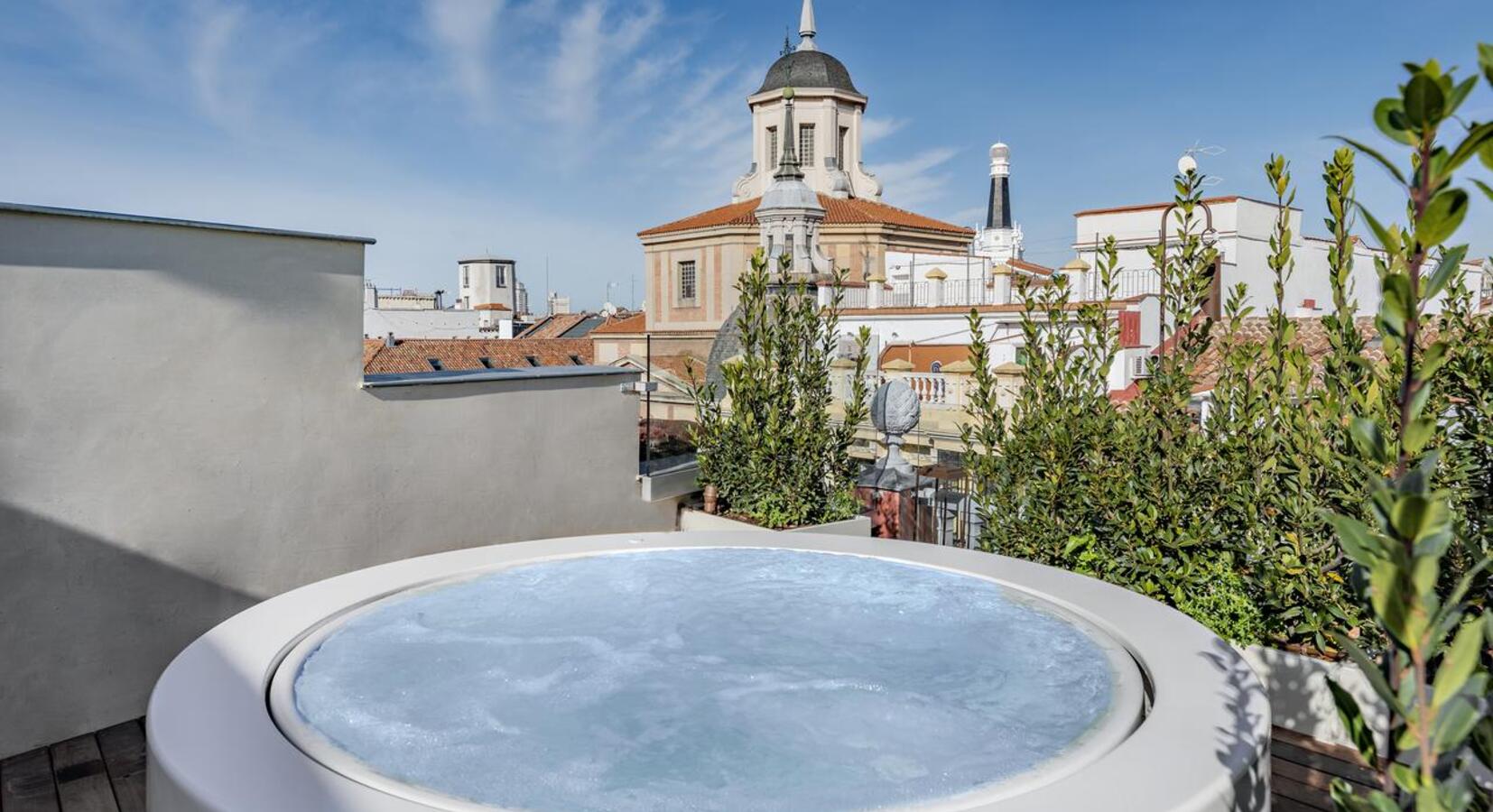 Cool suite terrace jacuzzi