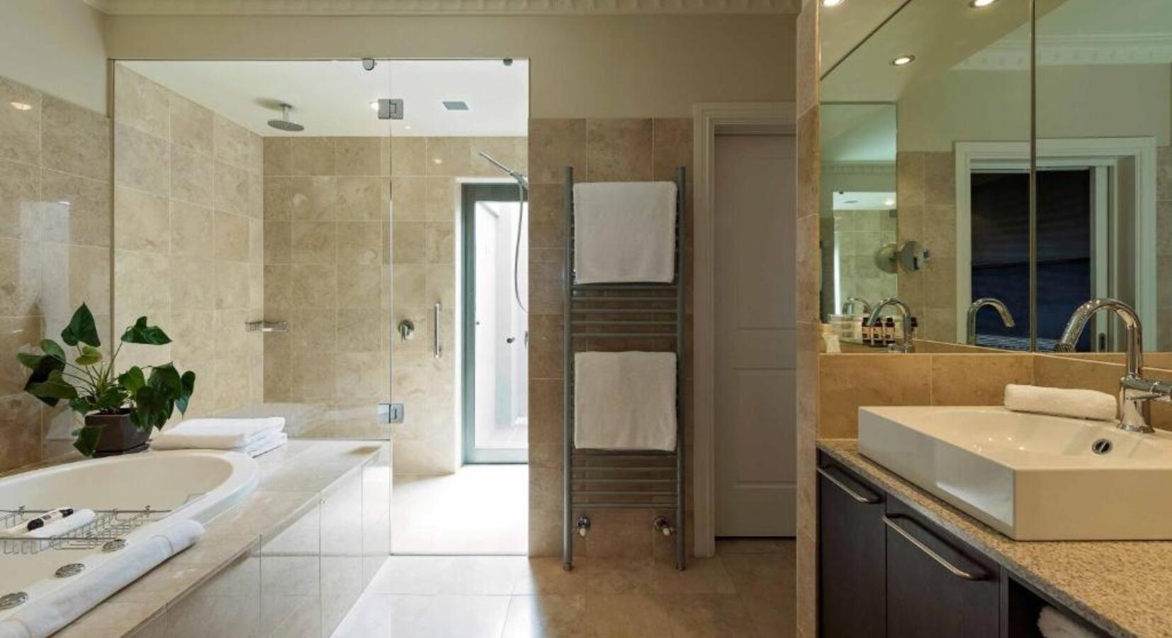 Expansive Bathroom 