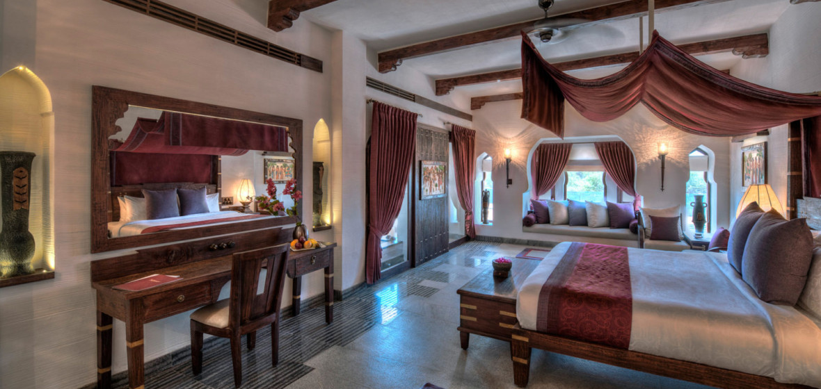 Kamalapura Palace , Hampi Review | The Hotel Guru