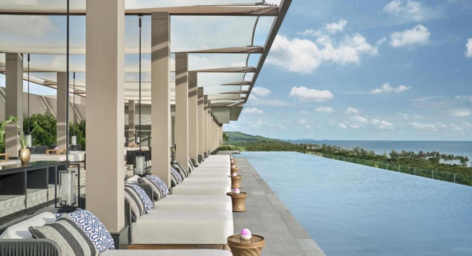 Sky Terrace Infinity Pool 