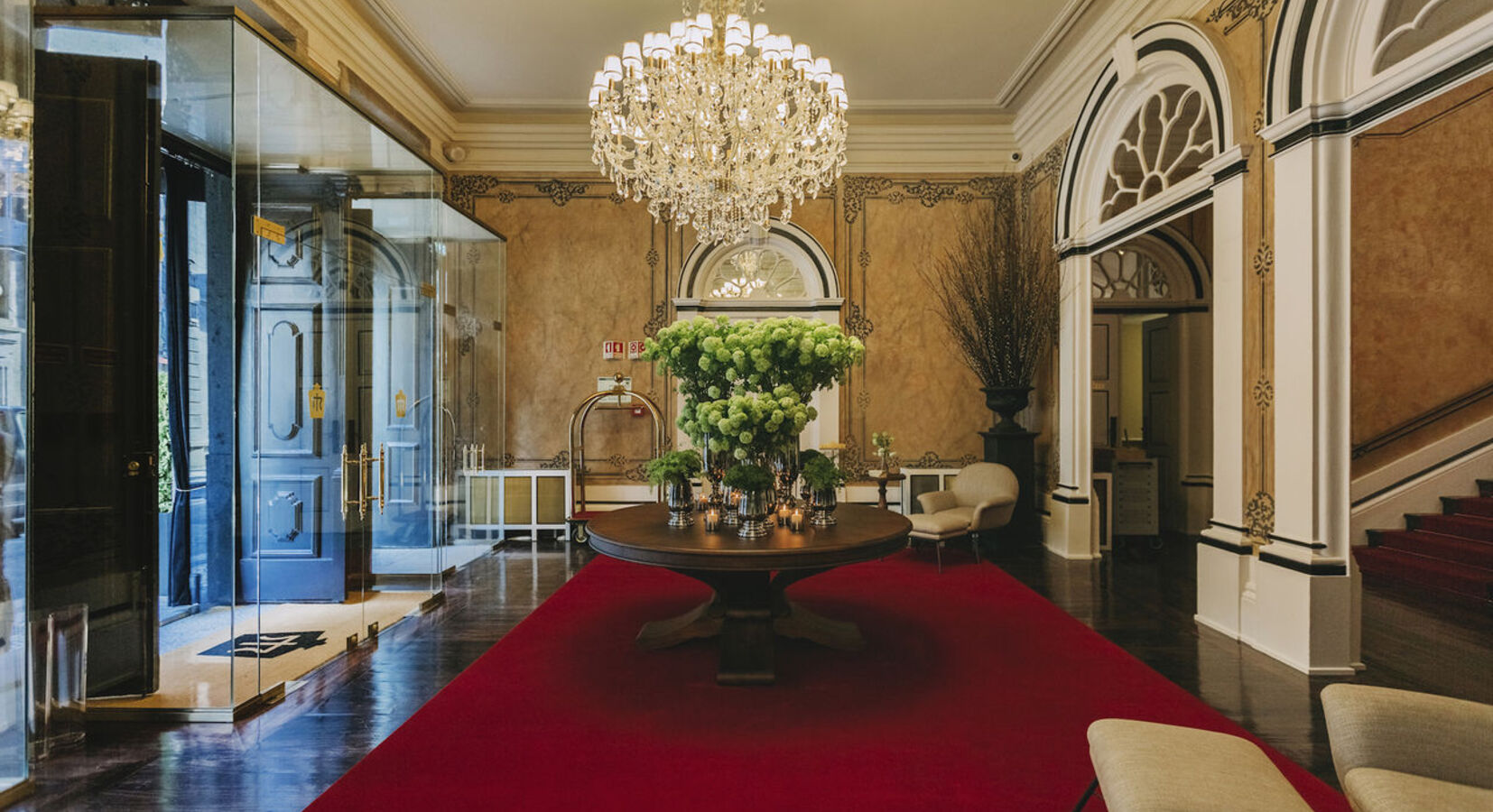 Opulent Design in the Lobby Space