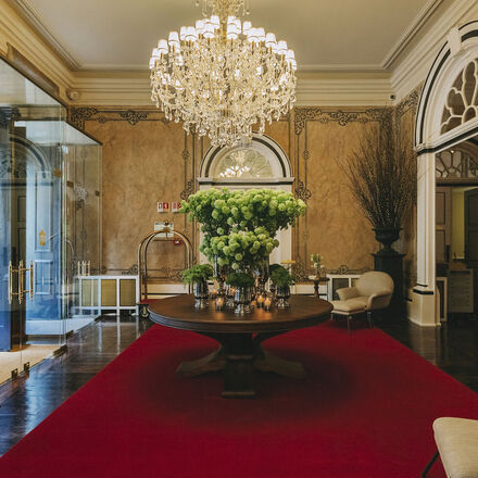 Opulent Design in the Lobby Space