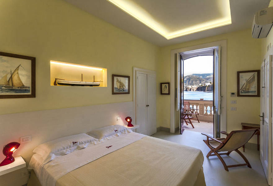 Yacht Club Capo Cervo Suites