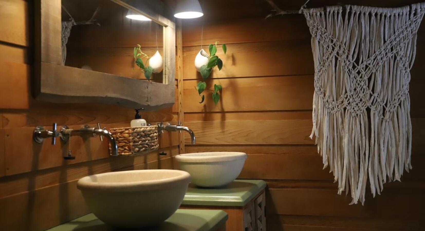 Treehouse bathroom