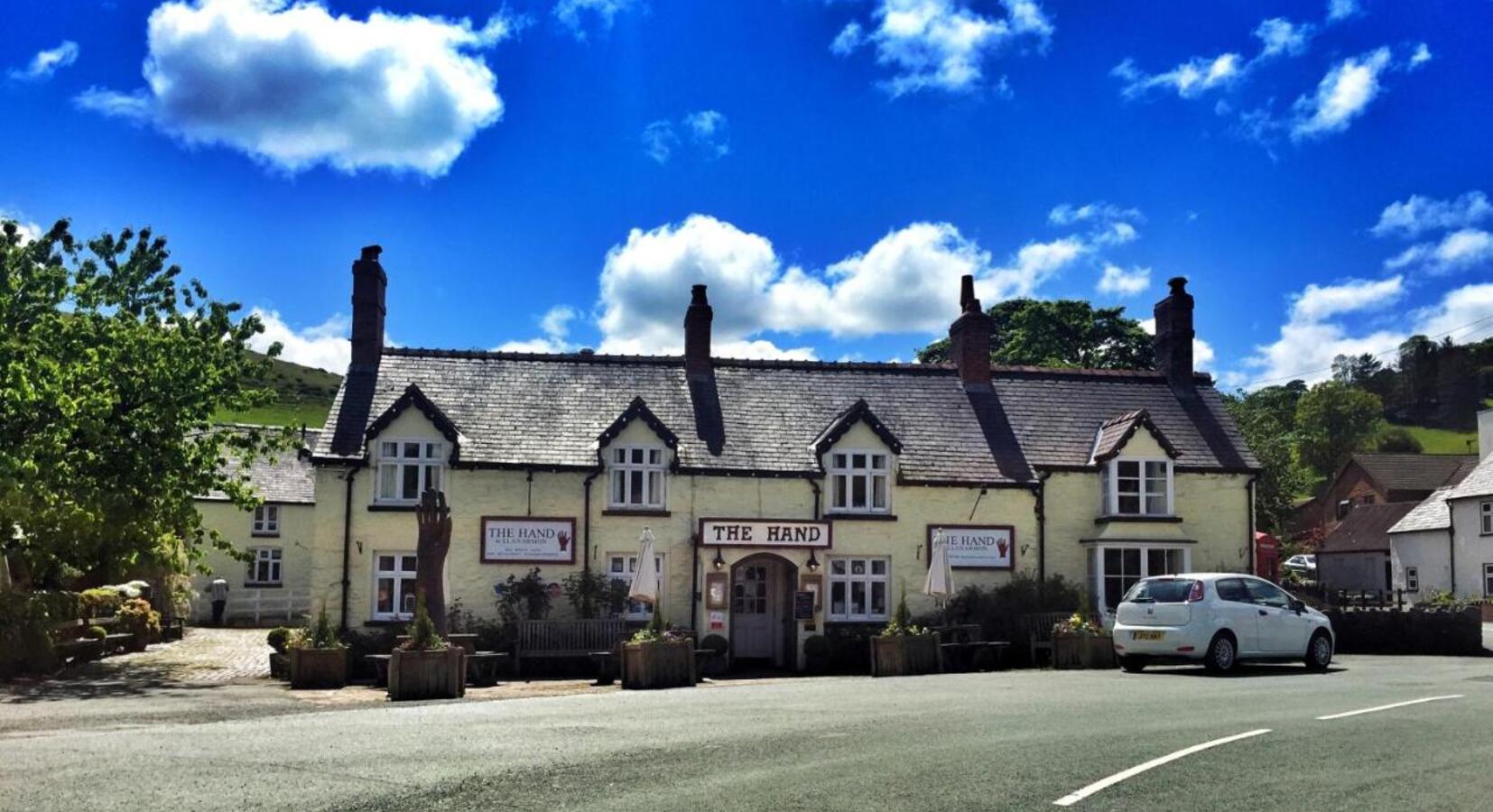 Photo of The Hand at Llanarmon