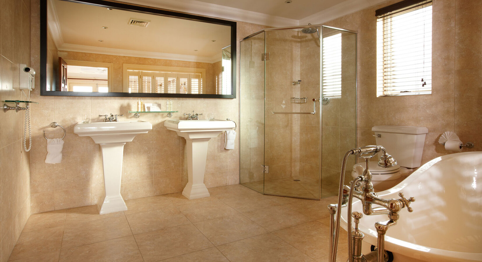 Cove Suite Bathroom