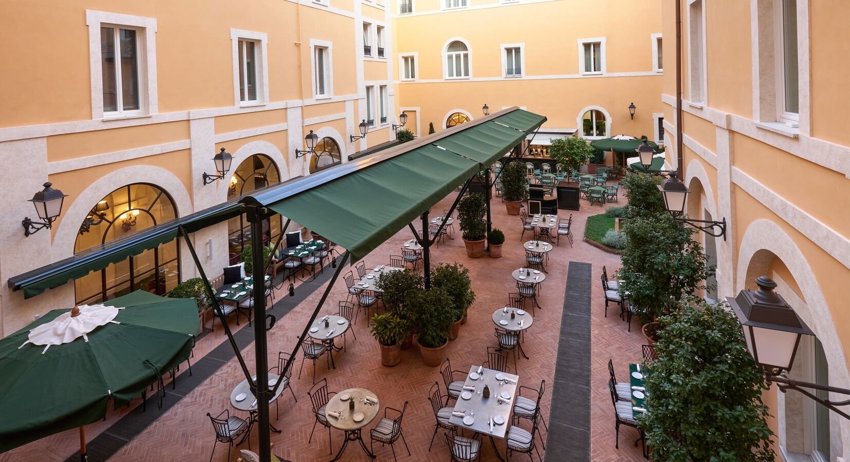 Courtyard Dining