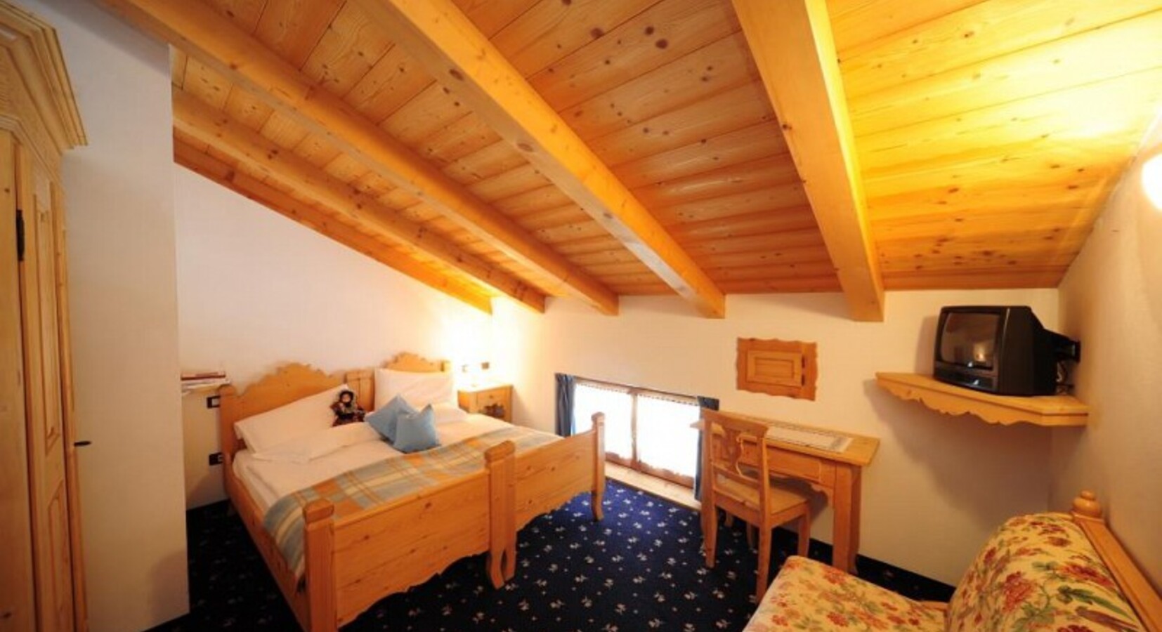 Alpenrose guestroom